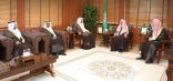 مفتي المملكة يستقبل الربيعة ومرافقيه