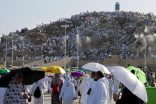 ضيوف الرحمن يشهدون يوم الوقفة الكبرى بعرفات أمس