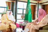 أمير تبوك يستقبل مدير فرع هيئة الأمر بالمعروف والنهي عن المنكر بالمنطقة