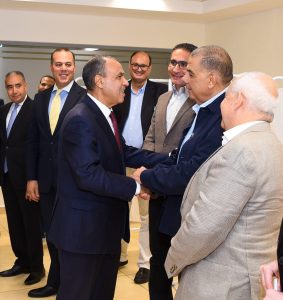 وزير الخارجية المصري يفتتح حملة للتبرع بالدم بمقر وزارة الخارجية لمستشفى 57357