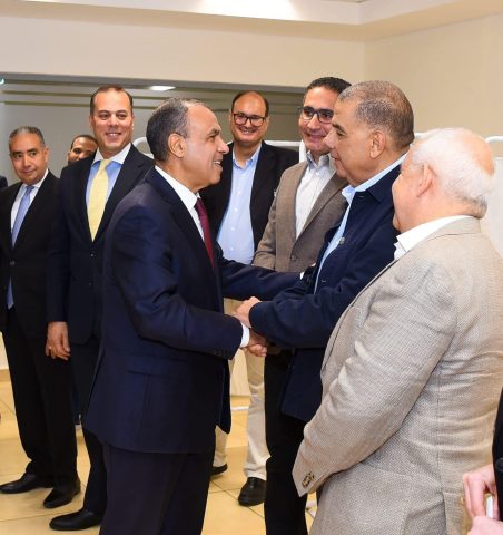 وزير الخارجية المصري يفتتح حملة للتبرع بالدم بمقر وزارة الخارجية لمستشفى 57357