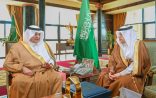 أمير تبوك يستقبل رئيس الغرفة التجارية بالمنطقة