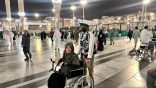 فتية الكشافة يدفعون عربات الرحمة في ساحات الحرمين لخدمة كبار السن وذوي الاحتياجات الخاصة