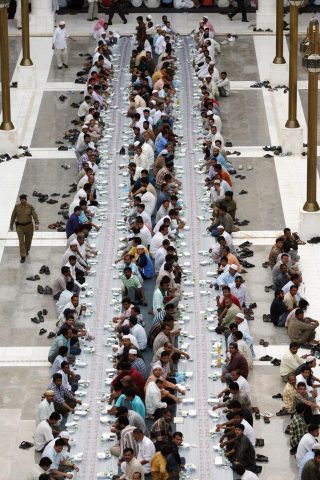  إفطارًا بين النور والنخيل