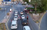 متطوعو الهلال الأحمر ينشرون الخير في رمضان بتوزيع وجبات الإفطار في شوارع وميادين الجوف