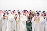 أمير منطقة تبوك وسمو نائبه يؤديان صلاة عيد الفطر المبارك