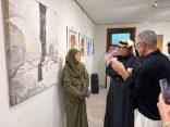 م. أحمد عبدالوهاب عبد الواسع يدشن معرض “اللون الواحد” 