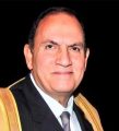 محافظ كفرالشيخ بجمهورية مصر العربية يهنئ القارئ الطبيب أحمد نعينع لتكليفه شيخًا لعموم المقارئ المصرية