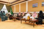 نائب أمير منطقة تبوك يستقبل الطالبات الفائزات بمعرض “آيسف 2026”