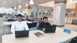 البيئة المناسبة للاستذكار استعداداً للاختبارات في مكتبة الجامعة الإسلامية بالمدينة.