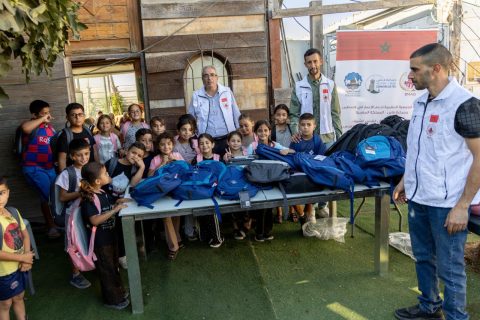 “بيت مال القدس” تشرع بتوزيع 3000 حقيبة مدرسية وقرطاسية في القدس وضواحيها عشية افتتاح العام الدراسي