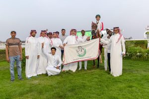 سباقات الخيل بالطائف حضور رسمي وبداية ساخنة 
