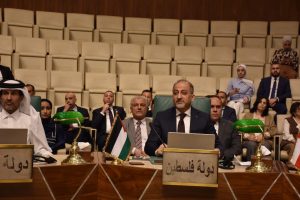 مندوب فلسطين بالجامعة العربية يدعو فنلندا إلى الاعتراف بدولة فلسطين