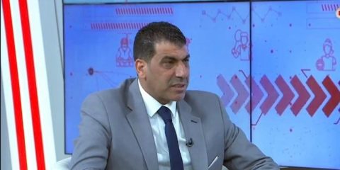 المدرب الأردني (ماهر إسماعيل) يتلقى شهادة شكر وتقدير من  (الكأس) الرياضية