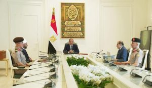 الرئيس عبد الفتاح السيسى يجتمع مع وزير الأوقاف ومستشار رئيس الجمهورية للتخطيط العمراني