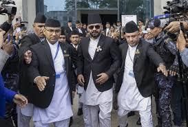 رئيس وزراء نيبال يؤدي اليمين الدستورية لتولى مهام منصبه