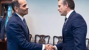 رئيس مجلس الوزراء القطري يجتمع مع وزير الحرب الأمريكي