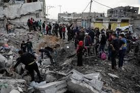 استشهاد فلسطيني في قصف إسرائيلي على مدينة دير البلح بقطاع غزة