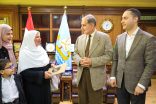 محافظ كفر الشيخ بجمهورية مصر العربية يكرم الأم المثالية “وفاء أحمد” الثانية على الجمهورية فى مسابقة الأمهات المثاليات مقدمًا لها التهنئة