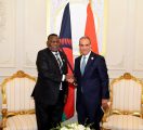 وزير الخارجية يلتقي نظيره المالاوي لبحث سبل تعزيز العلاقات الثنائية