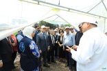 محافظ كفرالشيخ بجمهورية مصر العربية والسفير الياباني يتفقدان موقع مشروع الصوب الزراعية بقرية بوريد بسيدي سالم