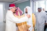 وزير الشؤون الإسلامية يصل المغرب وسفير خادم الحرمين الشريفين والمندوب الجهوي للشؤون الإسلامية بالدار البيضاء في استقباله