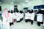 مختبر أمانة تبوك لسلامة الغذاء يستقبل وفدًا من قسم الكيمياء بجامعة تبوك