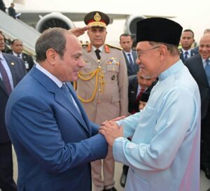 الرئيس عبد الفتاح السيسى يصل كوالا لمبور