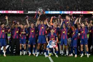 برشلونة يهزم الريال ويحقق الليغا