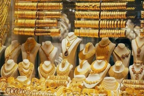تراجع أسعار الذهب مع ارتفاع الدولار وعوائد السندات الأمريكية